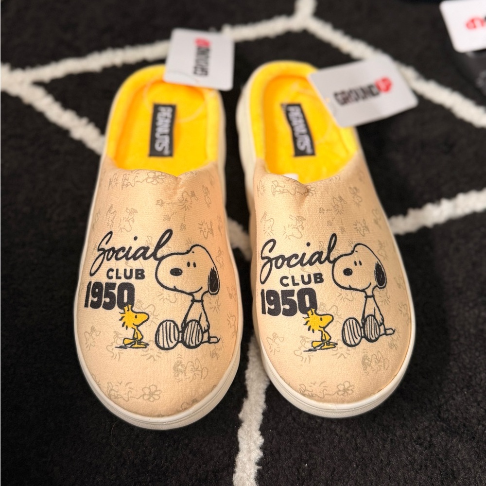Snoopy Social Club Slippers